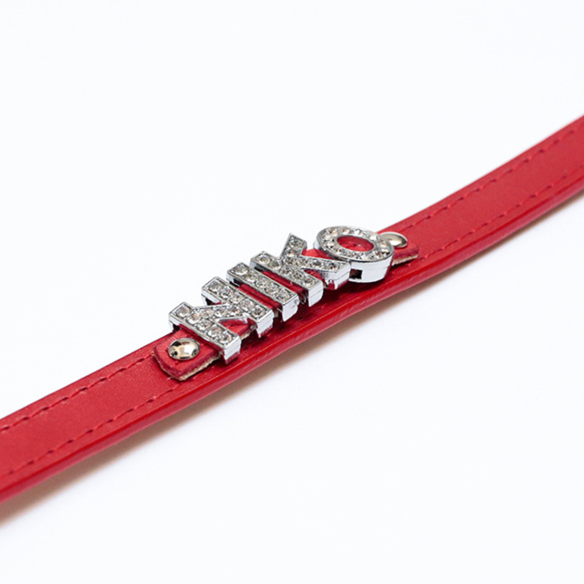 Collar con Nombre Rojo