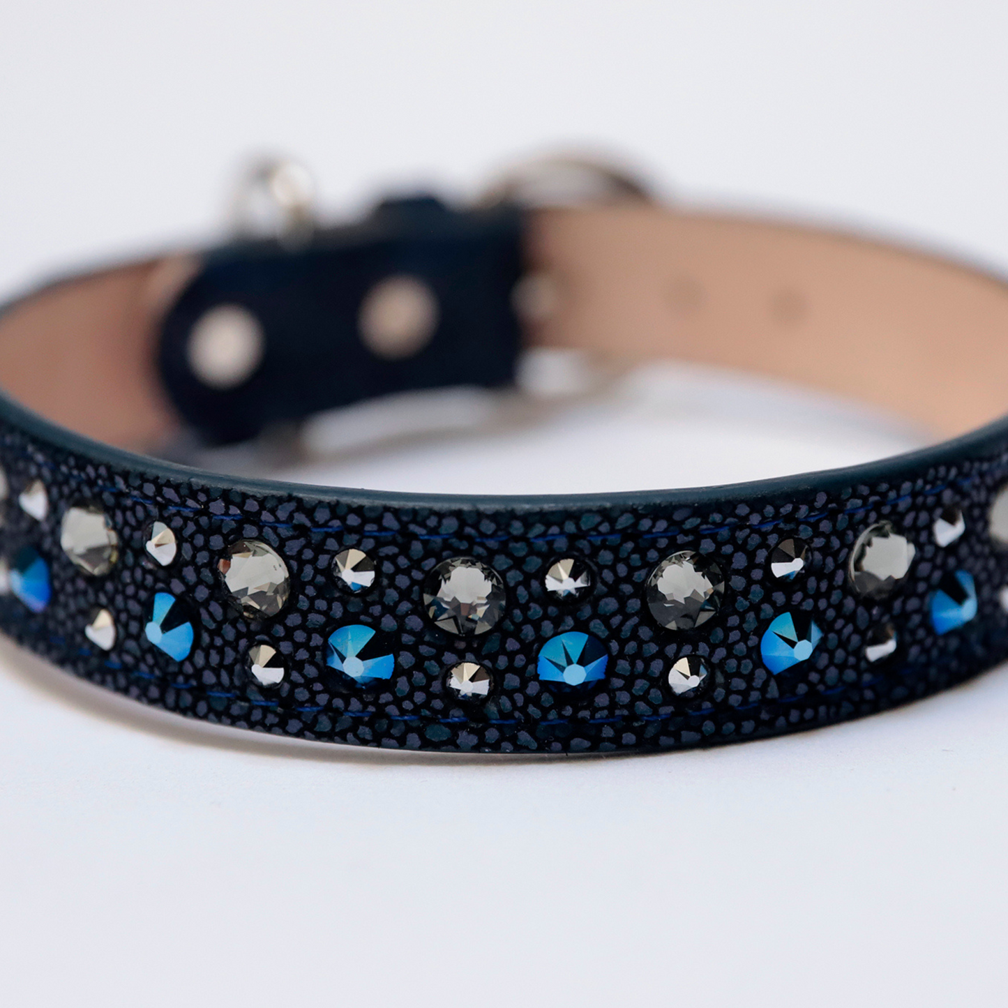 Collar Blue Metal